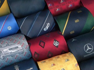 Krawaty z tkanym logo - Krawaty firmowe - www.krawaty.info